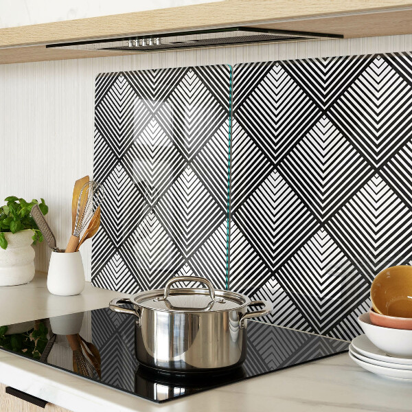 Glas-Schneidebrett mit schwarz-weißem geometrischem Motiv