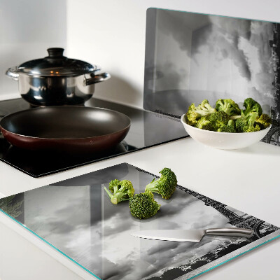 Schneidebrett Glas mit Schwarzweiß-Motiv des Eiffelturms