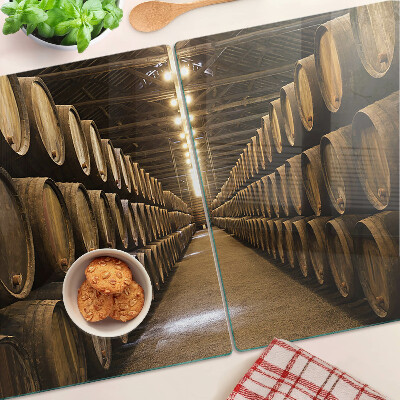 Glas schneidebrett Innenansicht eines Weinguts mit Fässern