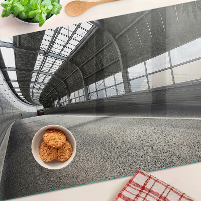 Glas Schneidebrett mit modernem Architektur- und Geometriemotiv