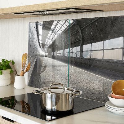 Glas Schneidebrett mit modernem Architektur- und Geometriemotiv