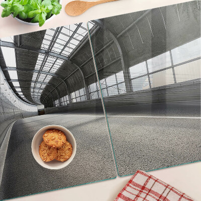 Glas Schneidebrett mit modernem Architektur- und Geometriemotiv