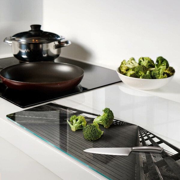 Schneidebrett Holzbrücke über das Wasser