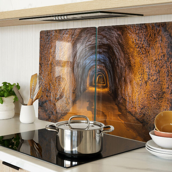 Schneidebrett glas Ein Tunnel in einer Höhle mit Beleuchtung