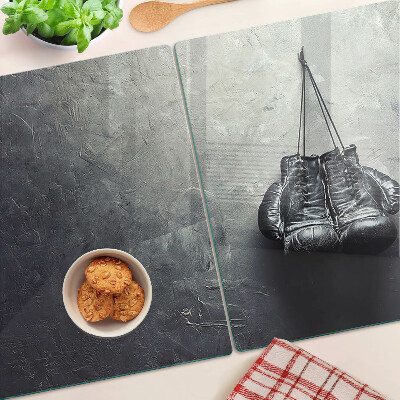 Schneidebrett glas Ein Sessel in einem minimalistischen Interieur