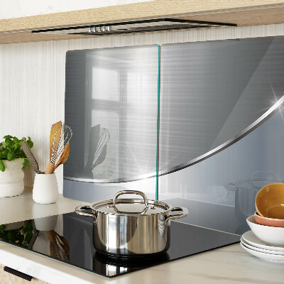 Schneidebrett Glas mit metallischem Glanz und reflektierender Oberfläche