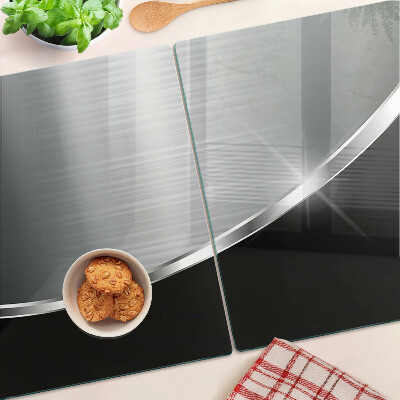 Glas-Schneidebrett mit metallischem Glanz und reflektierender Oberfläche