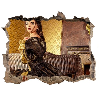 Wandtattoos Loch Eine Frau in einem eleganten Kleid in einem stilvollen Interieur