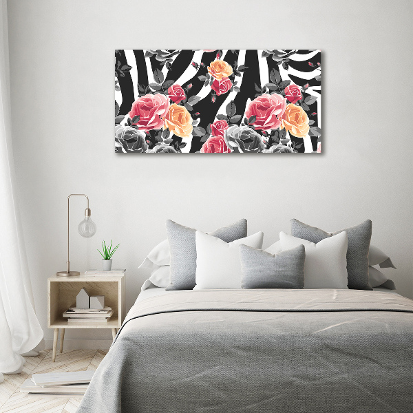Bild auf Acrylglas Rosen vor Zebra-Hintergrund