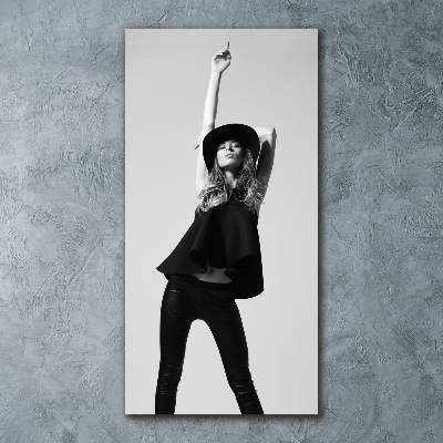 Bild auf Acrylglas vertikal Frau in Schwarz