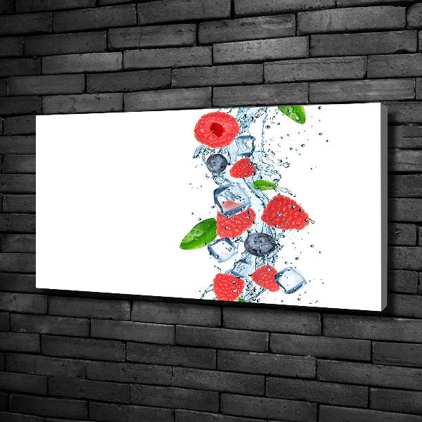 Bild auf leinwand Waldfrüchte mit Eis