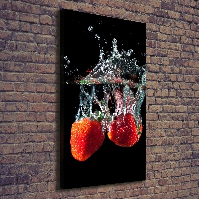 Wandbild vertikales Erdbeeren unter Wasser