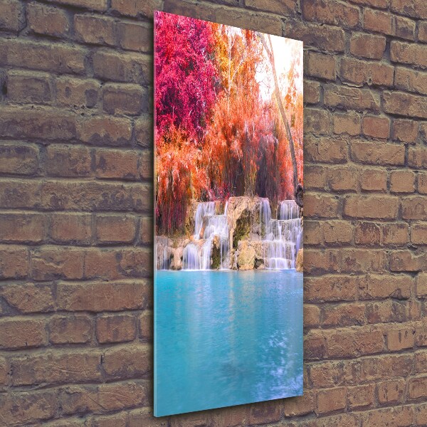 Glasbild vertikales Wasserfall im Wald