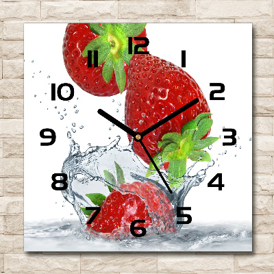Wanduhr quadratisch Erdbeeren und Wasser