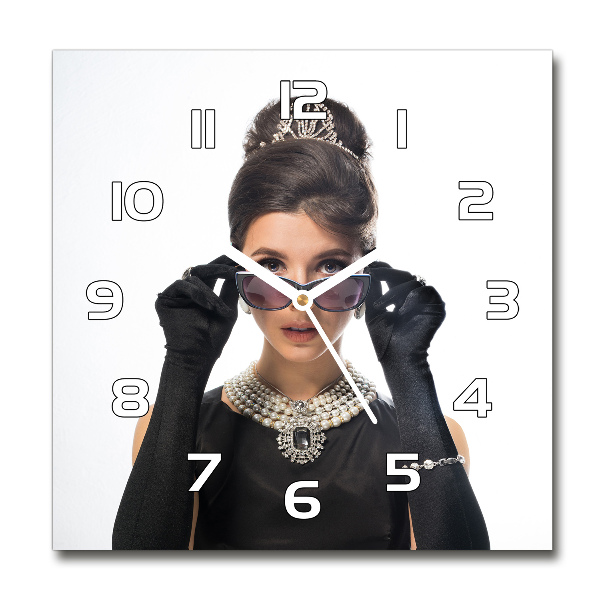 Wanduhr quadratisch Frau mit Brille