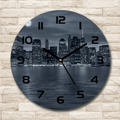 Wanduhr rund New York bei Nacht