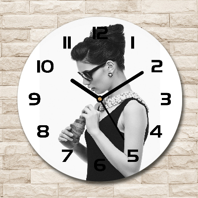 Wanduhr rund Frau mit Brille