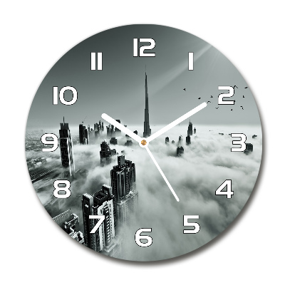 Wanduhr glas rund Nebel über Dubai