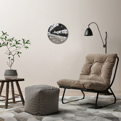 Wanduhr rund Straße im Tunnel