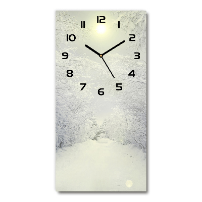 Moderne wanduhr Wald im Winter