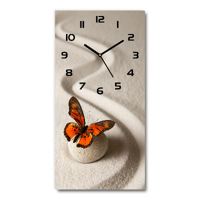 Moderne wanduhr Zen-Stein und Schmetterling