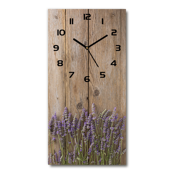 Moderne wanduhr Lavendel auf Holz