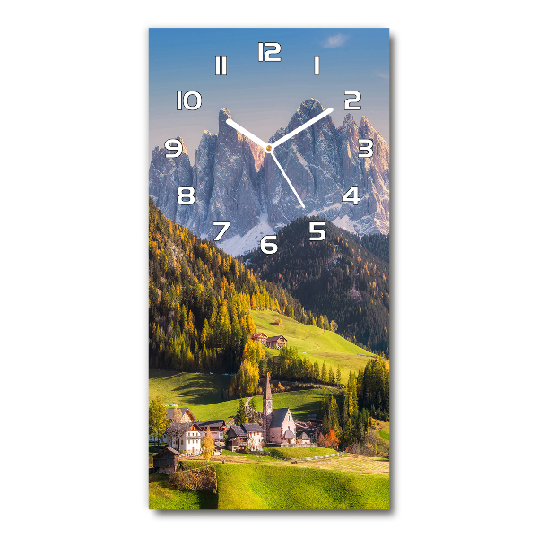 Vertikale Uhr Eine Stadt in den Bergen