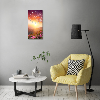 Vertikale Uhr Frühling in den Bergen