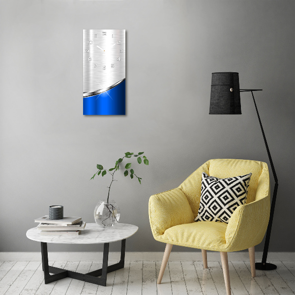 Vertikale Uhr Metallabstraktion