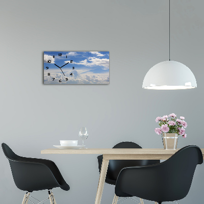 Horizontale Uhr Wolken am Himmel