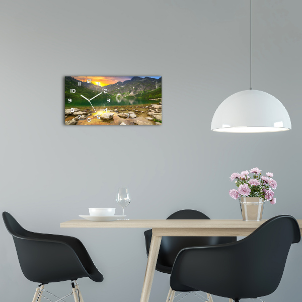 Horizontale Uhr Das Meeresauge der Tatra-Berge