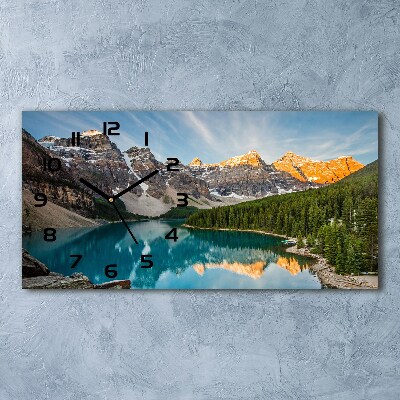Moderne wanduhr See in den Bergen