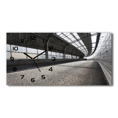 Glasuhr Straße im Tunnel