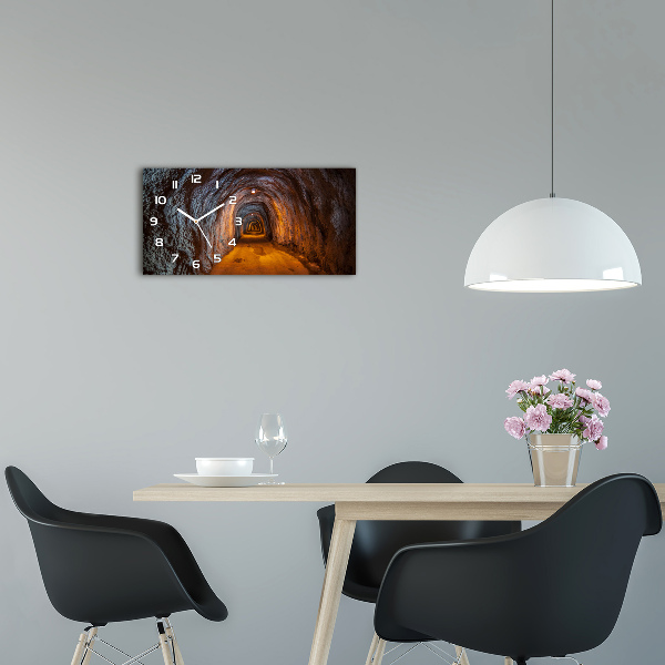 Horizontale Uhr Unterirdischer Tunnel