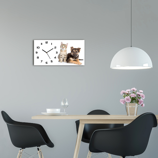 Horizontale Uhr Hund und Katze