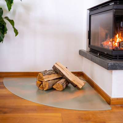 Viertelrunde Glasplatte für Kaminöfen mit Frost-Effekt-Optik