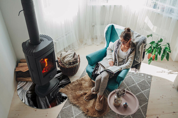 Runde Glasbodenplatte Kamin Abstrakte wellenförmige und lineare Muster