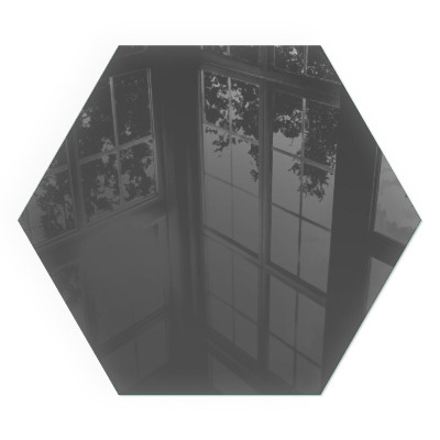 Sechseckige Glasplatte für Kamin Farbe: Graubraun
