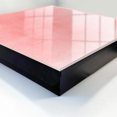 Schlüsselbox für die Wand mit rosa Hintergrund