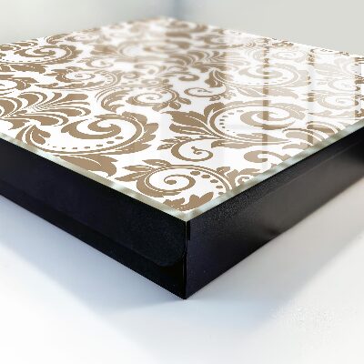 Schlüsselbox mit Blumenschmuck