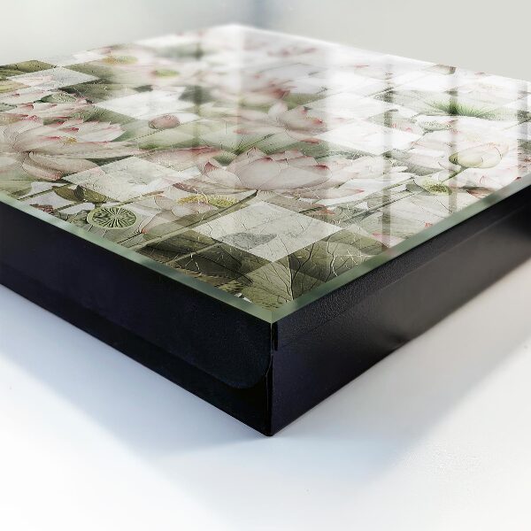 Schlüsselbox für die Wand mit geometrischem Lilienmotiv