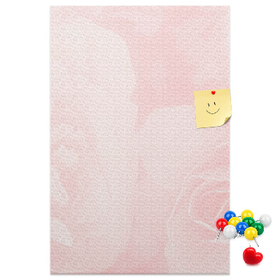 Pinnwand mit Motiv von zarten rosa Rosen im Hintergrund