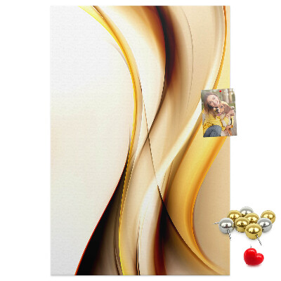 Kork-Pinnwand mit eleganten goldenen Wellen auf hellem Hintergrund
