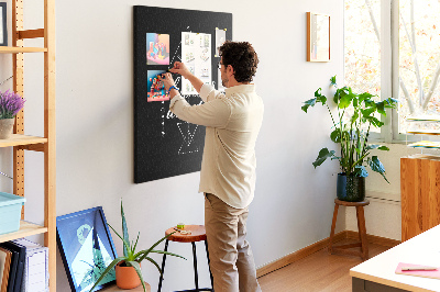 Bedruckte Korkplatte mit geometrischen Formen im minimalistischen Stil