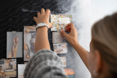 Bedruckte Korkplatte mit Motiv schwarzer und weißer Nebel mit sanftem Übergang