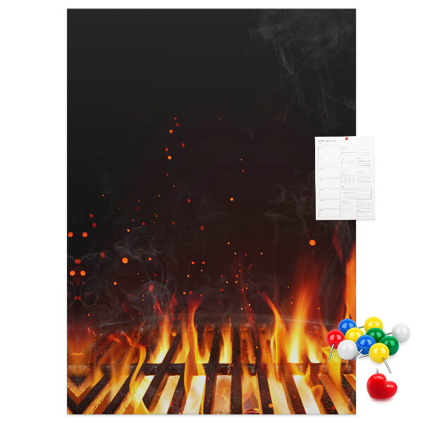 Pinnwand ein loderndes Feuer, aus dem Rauch aufsteigt