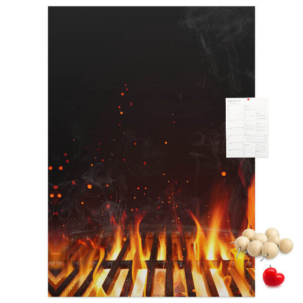 Pinnwand ein loderndes Feuer, aus dem Rauch aufsteigt