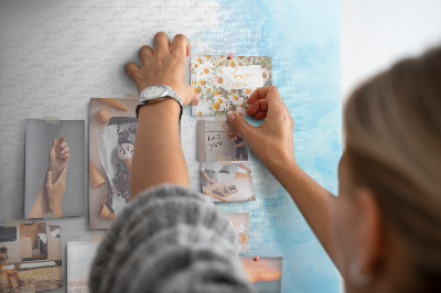 Pinnwand mit zarten blauen Aquarellfarben auf Leinwand