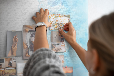Pinnwand mit zarten blauen Aquarellfarben auf Leinwand