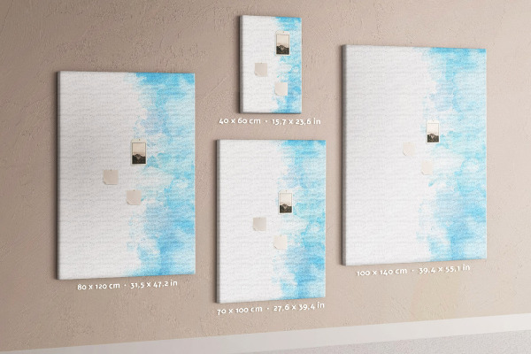 Pinnwand mit zarten blauen Aquarellfarben auf Leinwand